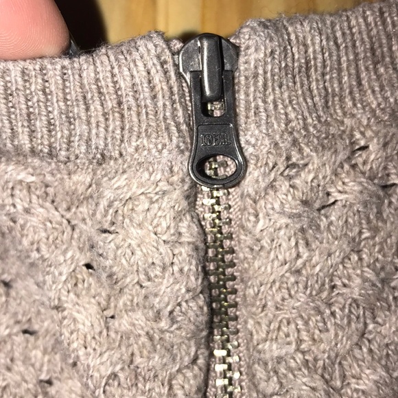 American Eagle beige knit sweater - Picture 5 of 5
